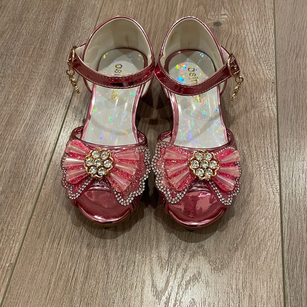 Osinnme Pink Shoes Like New Size 10